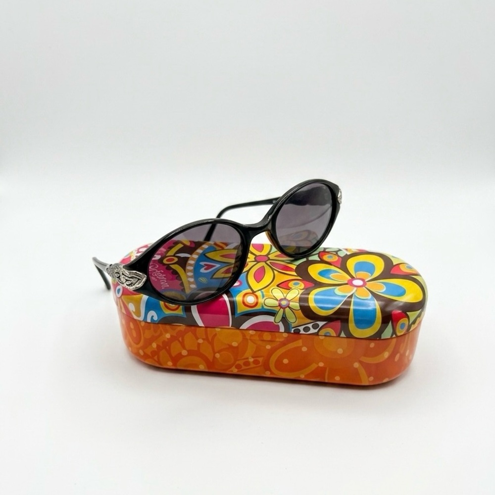 Brighton sunglasses with case American in Paris